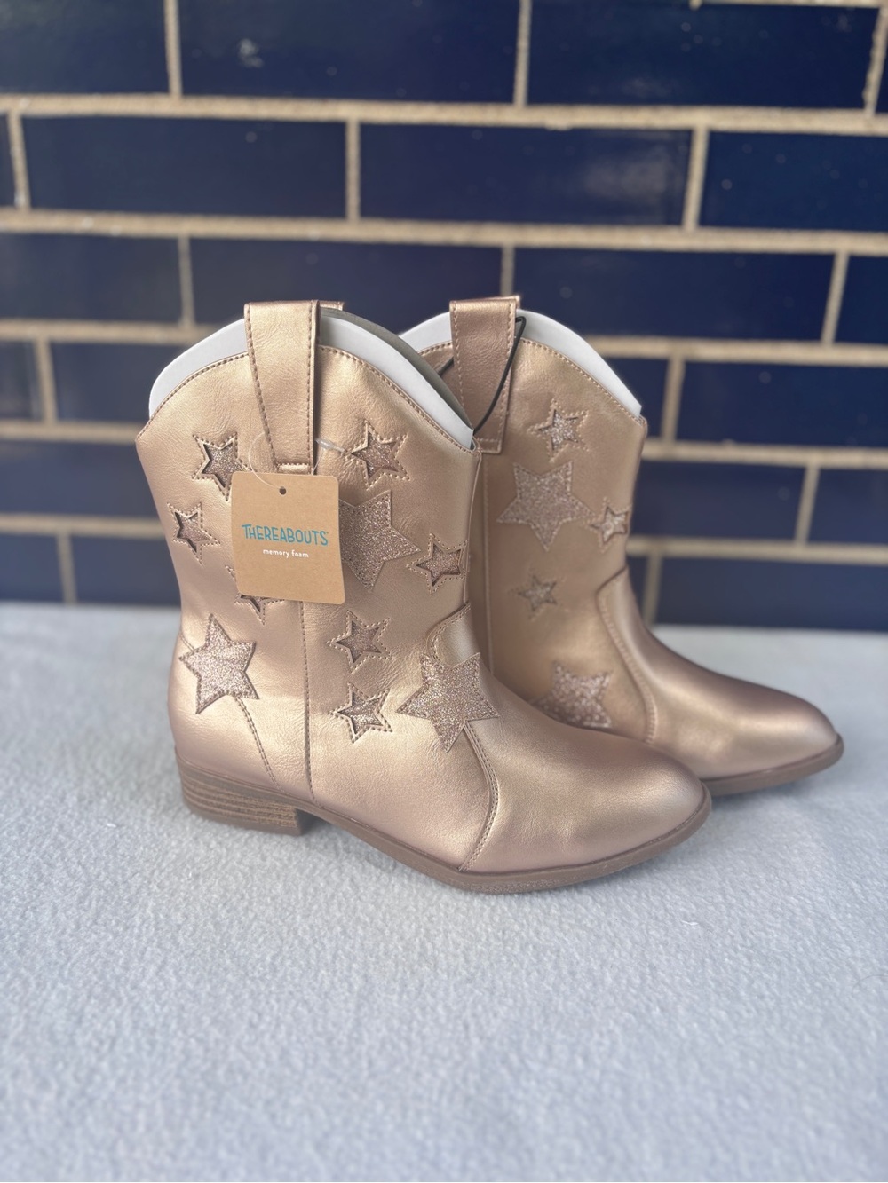 Thereabouts Girls Boots Memory Foam Rose Gold Color Size 4 NWT